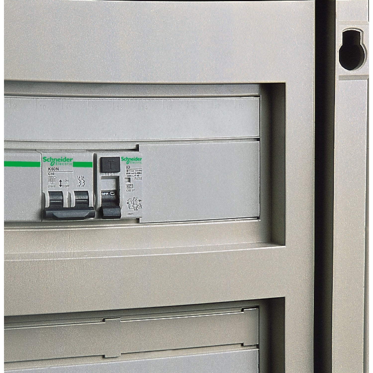 SNR NSYATP24DTM Obturateur 24 modules